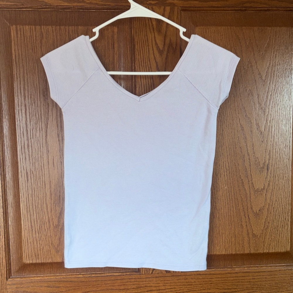 American Eagle Outfitters Light Purple V-Neck Tee